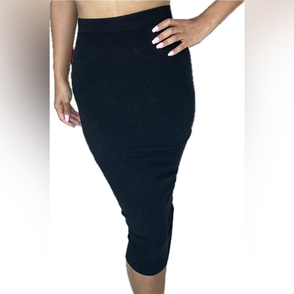 Black stretchy pencil skirt
